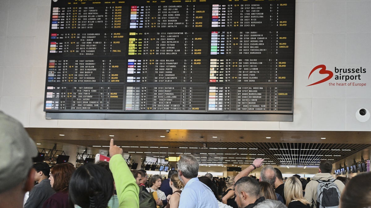 EU:ssa syntyi sopu lentomatkustajien oikeuksista – pieni laukku mukaan ilman lisämaksua – kuvituskuva