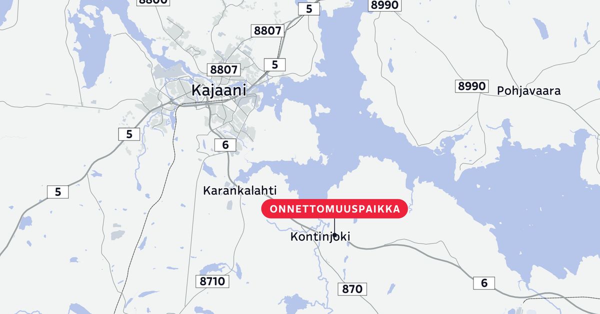 Henkilöauto ja traktori törmäsivät Sotkamossa – auton kuljettaja loukkaantui vakavasti