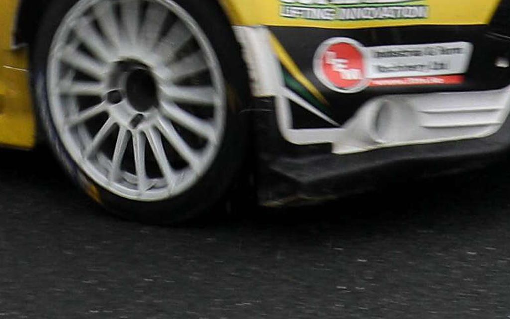 Järkyttävä rallionnettomuus Irlannissa: 15-vuotias poika kuoli katsoja-alueella