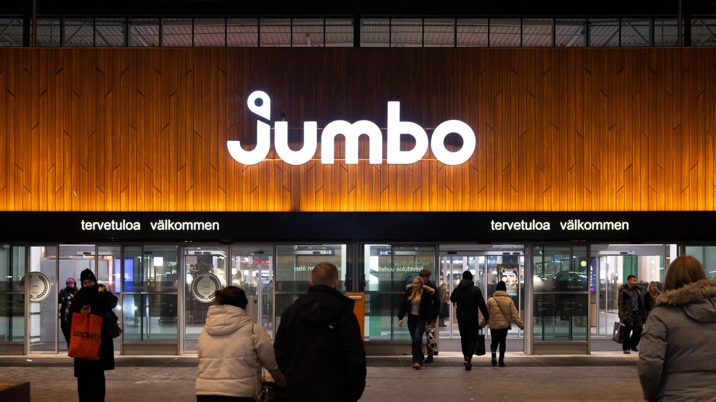 Jumbo meni pimeäksi Vantaalla – 23 minuutin sähkökatko pysäytti kauppakeskuksen arjen
