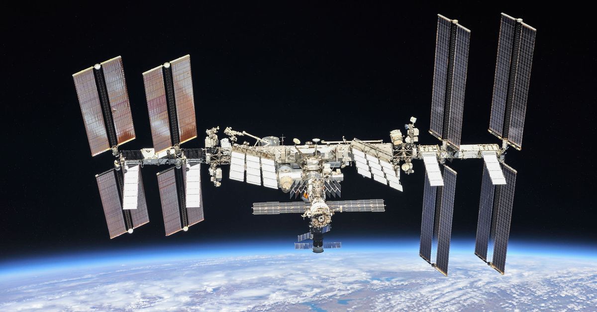 Kansainvälisellä avaruusasemalla vuoto, astronautit valmistautuneet evakuointiin
