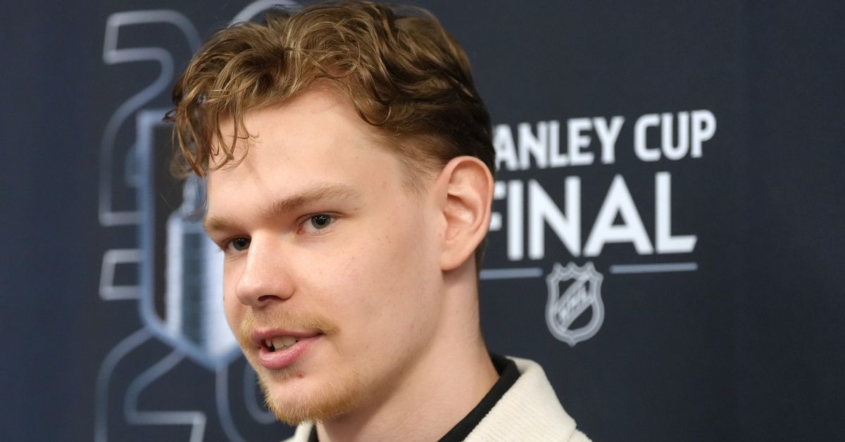 Karhu-Kissojen ja Mikkelin kautta Las Vegasiin – Jukurien latvialaistähti Albert Smits nousi NHL-finaalien valokeilaan
