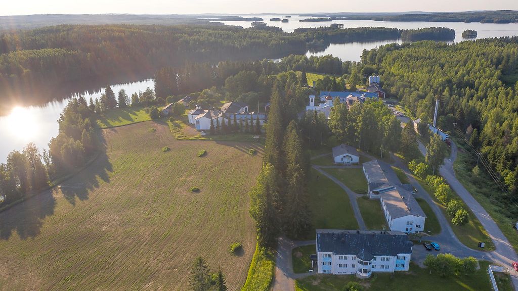 Matkustaja-alus ajautui kivikkoon Valamon luostarin lähellä