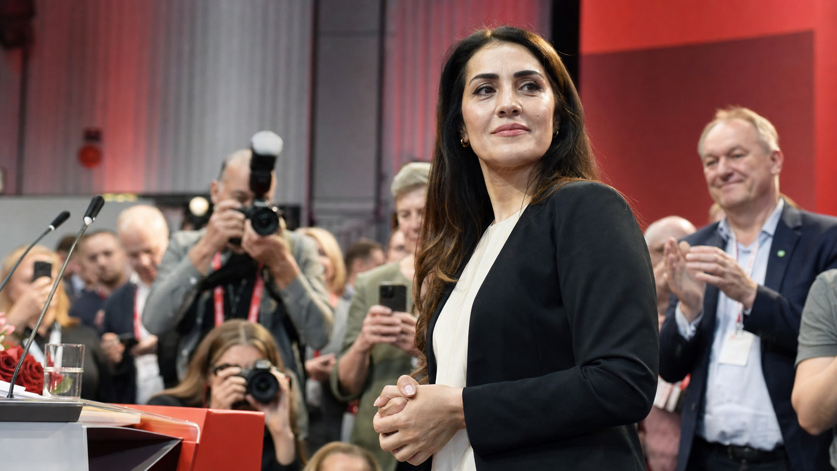 Nasima Razmyarille eniten ääniä SDP:n varapuheenjohtajavaalissa: ”Emme nöyristele, voitamme vaalit”