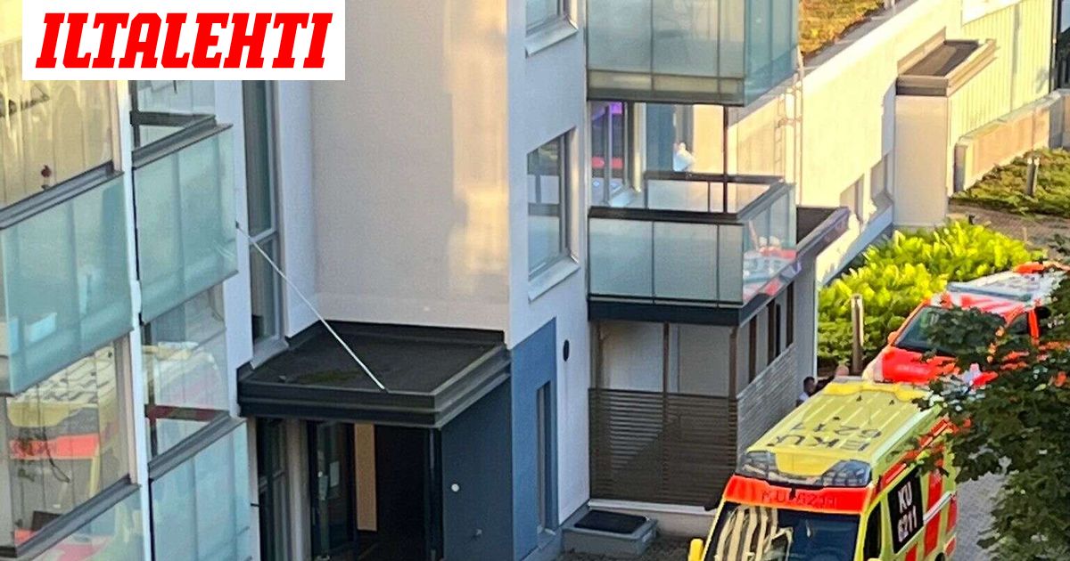 Noin 30-vuotias mies kuoli pudottuaan parvekelasin läpi Vantaan Tikkurilassa – kuvituskuva