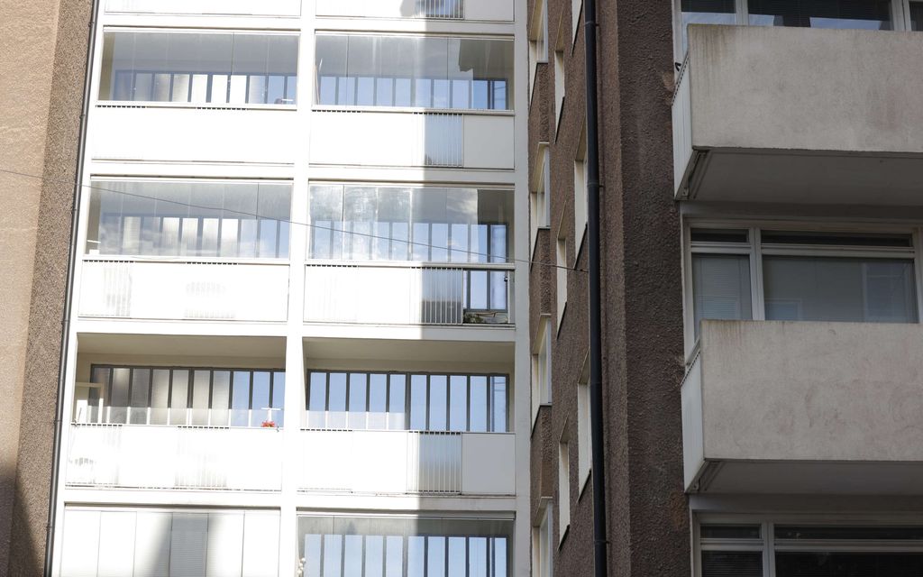 Parvekkeiden suojalevyistä paljastui vakava turvallisuusriski