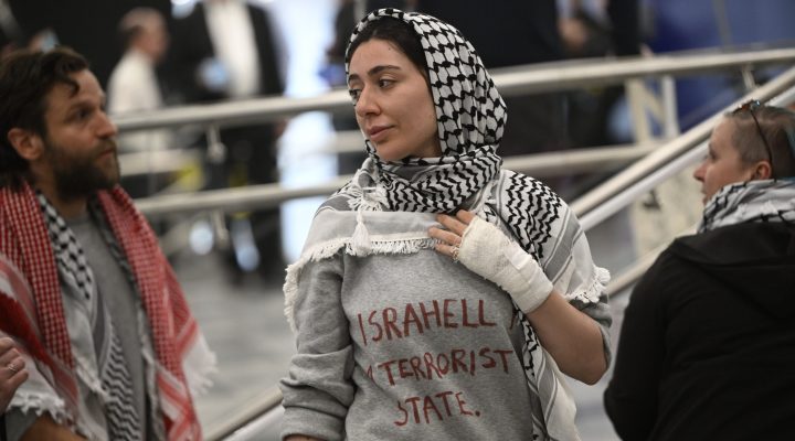 Stubb tuomitsi Sumud-aktivistien nöyryyttämisen Israelissa