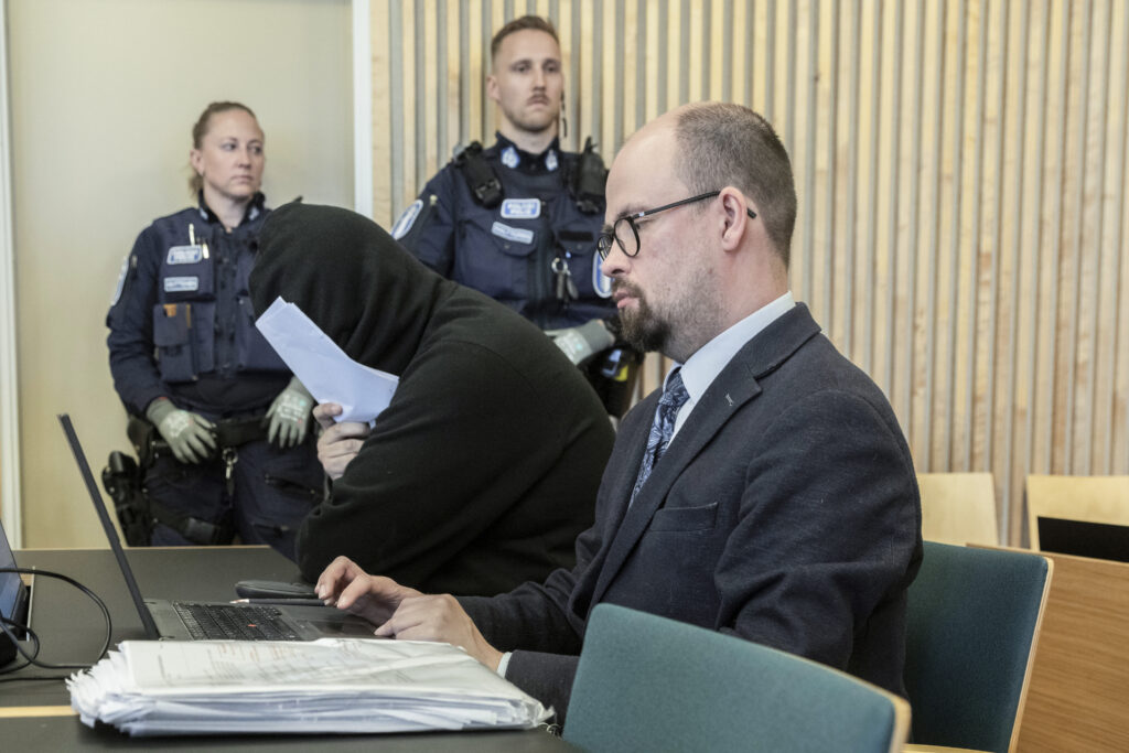Syyttäjä: Savonlinnan perhesurmasta syytetty sytytti omakotitalon tuleen ja poistui paikalta – kuvituskuva