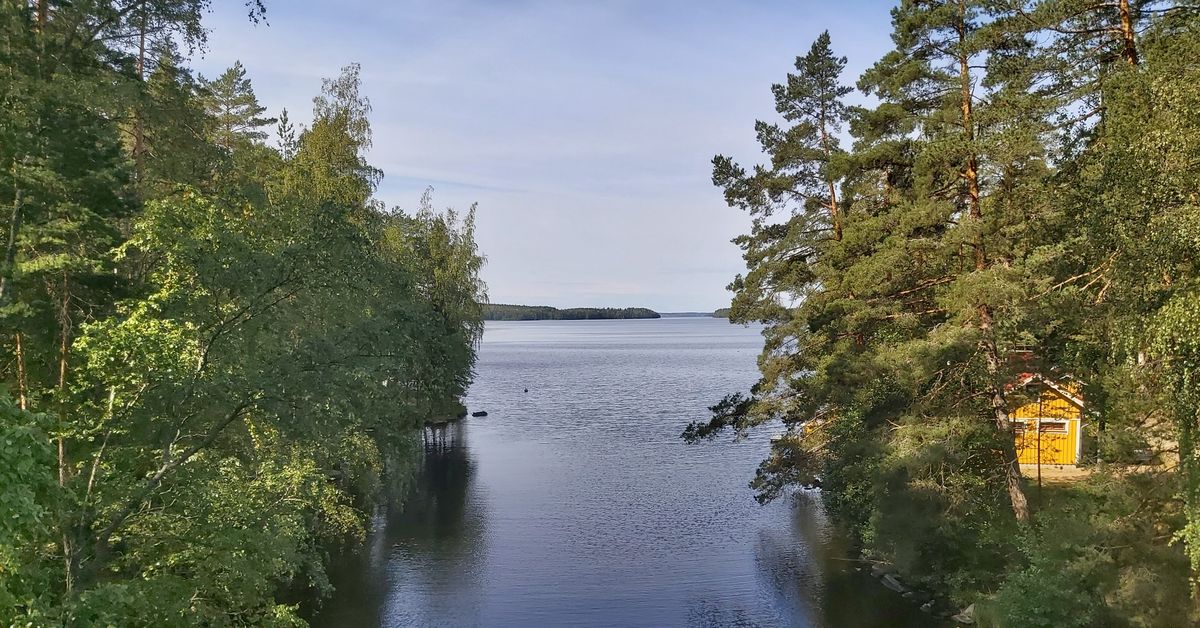 Tampereen Näsijärvellä useita ihmisiä kuljettanut vene ajoi karille – kuusi ihmistä evakuoitiin rannalle – kuvituskuva
