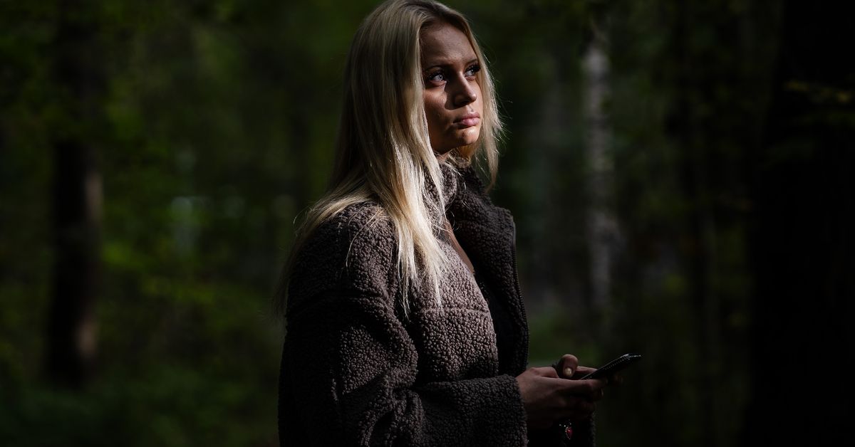 Tiktok lietsoi suomalaisnuoren itsemurhayritykseen – 18-vuotias Lilly kertoo, miten pimeä polku alkoi – kuvituskuva
