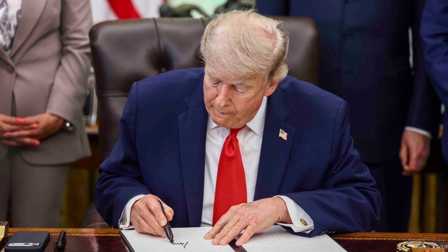 Trump ilmoitti Lähi-idän rauhansopimuksen valmistuvan tänään, mutta epävarmuus varjostaa ratkaisua