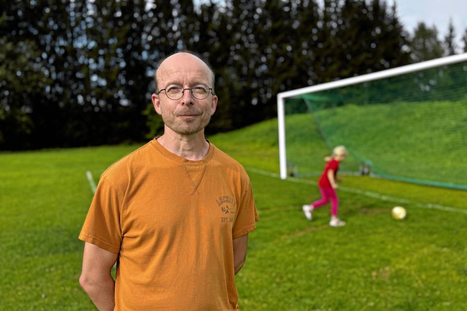 Vanhemmat muuttivat mielensä lasten älypuhelimista – tämä laite yleistyy vauhdilla – kuvituskuva