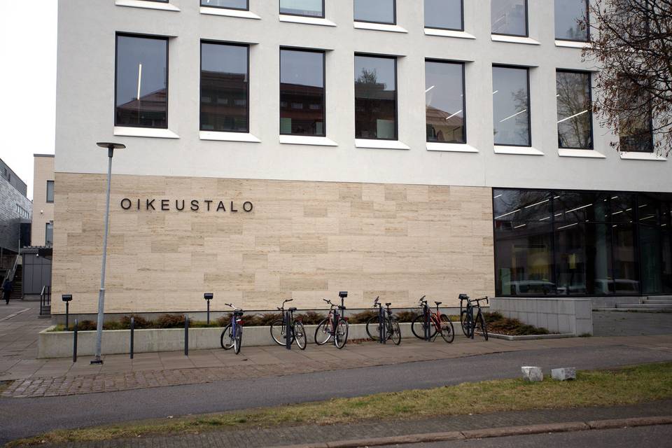 Venäjä-pakotteiden rikkomisesta epäilty kuorma-autoyhtiö teki kymmenien miljoonien liikevaihtoa vielä sodan alettua