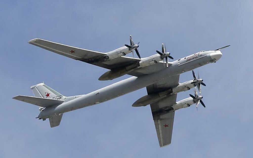 Venäjän vanha Tu-95-pommikone lensi Suomen lähialueella harvinaisessa ohjuslastissa