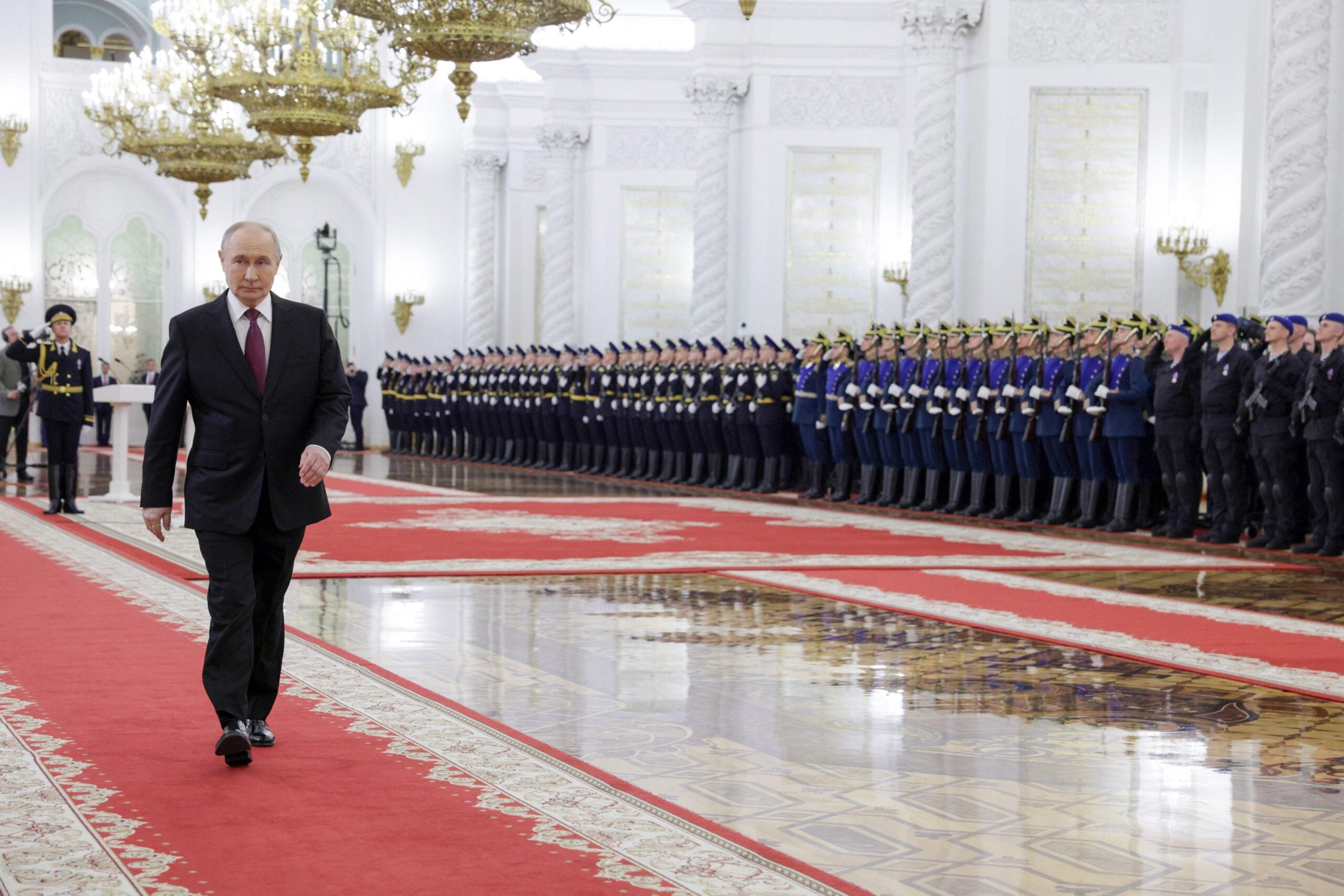 Vladimir Putin haluaa nostattaa bolševikkien terrorin symbolin Moskovan paraatipaikalle – kuvituskuva