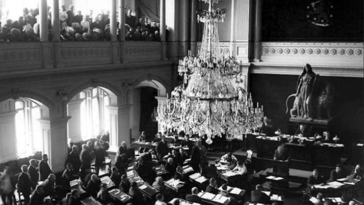 YTHS käynnisti muutosneuvottelut – koko organisaation talous ja palvelupolku tarkastelussa – kuvituskuva